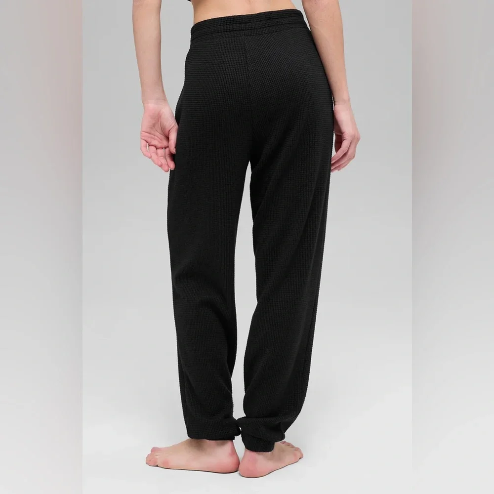 Alo Yoga Waffle Weekend Escape Jogger Black S